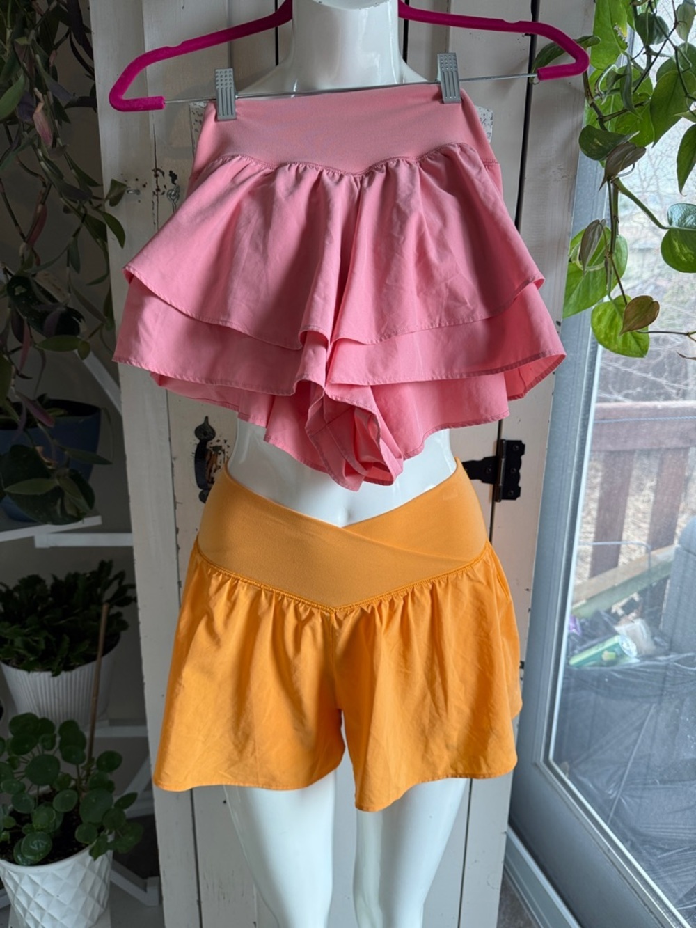 Off line by Aerie real me flirty short skort Women’s Layered Ruffle -Pink-Orange
